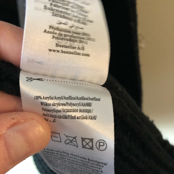 Faux Fur knitted tunic vest. - Picture 4 of 8